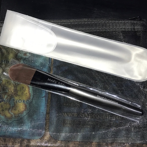 Mary Kay Other - Mary Kay liquid foundation brush New